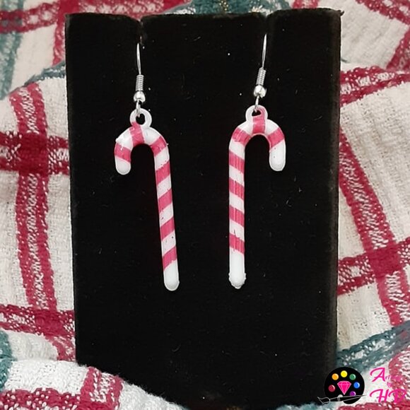 Festive Delight: Red Candy Cane Handmade Christmas Drop Earrings - Picture 1 of 2